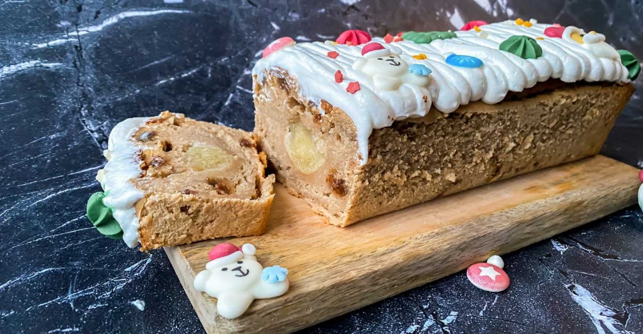 Feestgerecht 3 Rozijnencake met amandelspijs